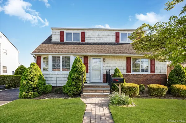 3 6th AVE, Farmingdale, NY 11735
