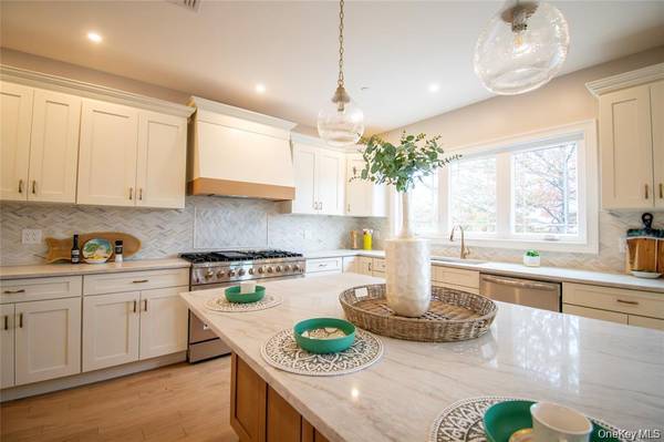 3004 Harbor ST, Baldwin, NY 11510