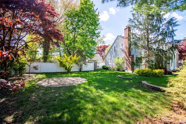 1360 Beulah CT, Baldwin, NY 11510