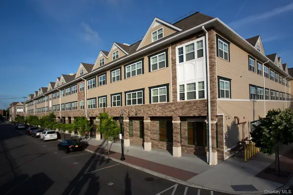 148 south front ST #PH322, Farmingdale, NY 11735