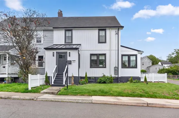 32 Dutchess TER, Beacon, NY 12508