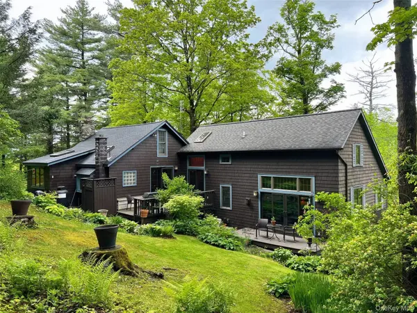 326 Pratt Hill RD, Austerlitz, NY 12017