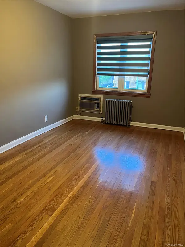 5314 194th ST, Fresh Meadows, NY 11365
