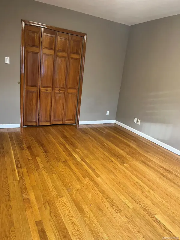 5314 194th ST, Fresh Meadows, NY 11365
