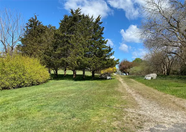100 Sound DR, Greenport, NY 11944