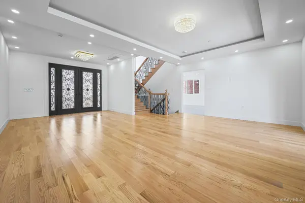 32-35 164th ST, Flushing, NY 11358