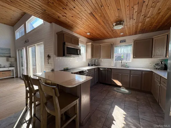 431 Dehnhoff WALK, Ocean Beach, NY 11770