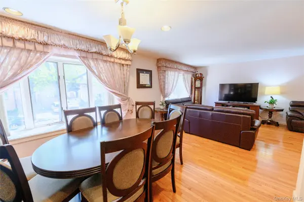 71-30 165th ST, Fresh Meadows, NY 11365