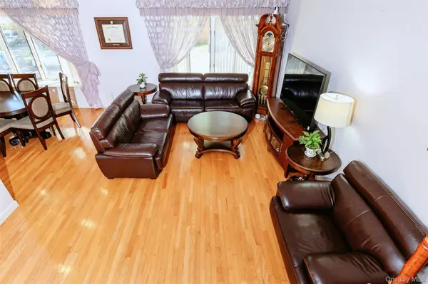 71-30 165th ST, Fresh Meadows, NY 11365