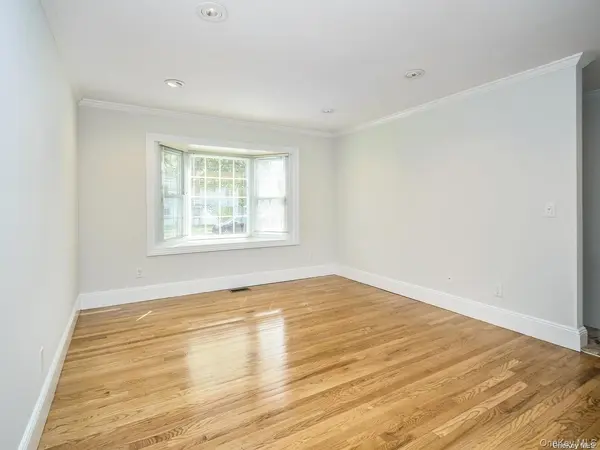 51 Inwood RD #B, Port Washington, NY 11050