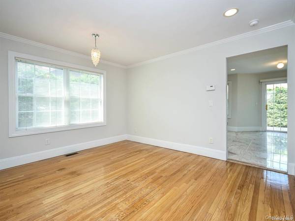 51 Inwood RD #B, Port Washington, NY 11050