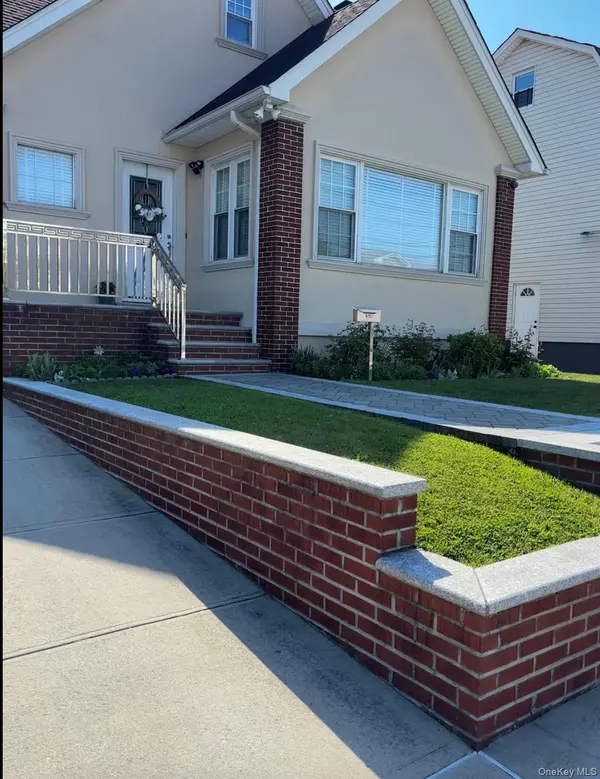 4223 189th ST, Flushing, NY 11358