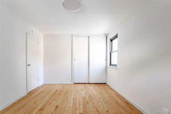 9 Terrace CIR #2C, Great Neck, NY 11021