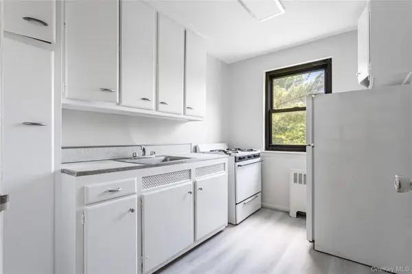 9 Terrace CIR #2C, Great Neck, NY 11021