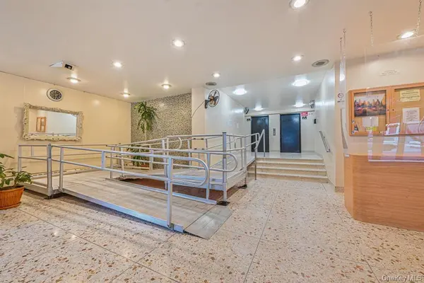 89-00 170th ST #10M, Jamaica, NY 11432