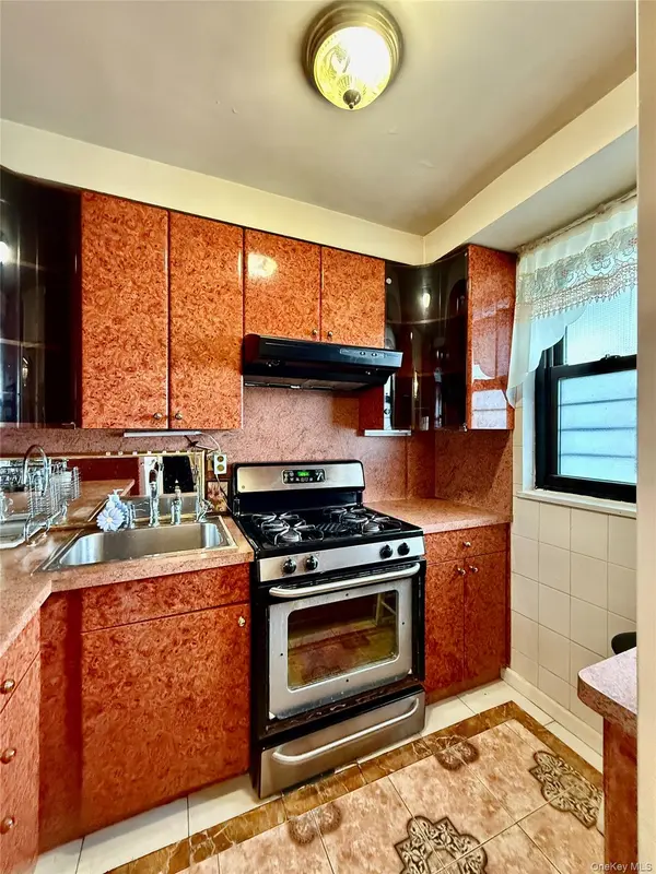 61-45 98th ST #12 F, Rego Park, NY 11374