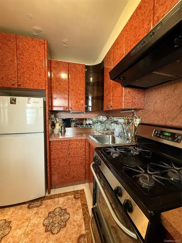 61-45 98th ST #12 F, Rego Park, NY 11374