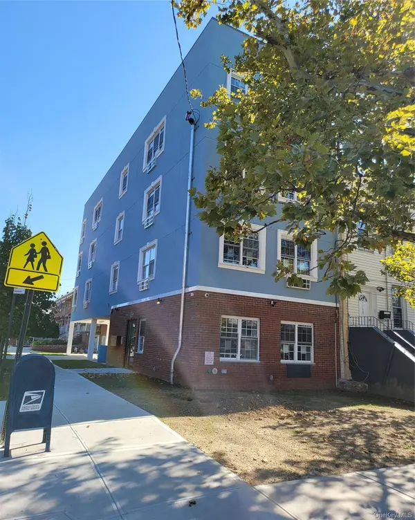 3550 Laconia AVE, Bronx, NY 10469