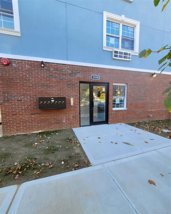 3550 Laconia AVE, Bronx, NY 10469