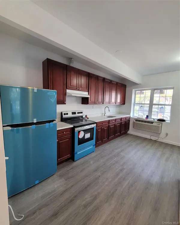 3550 Laconia AVE, Bronx, NY 10469