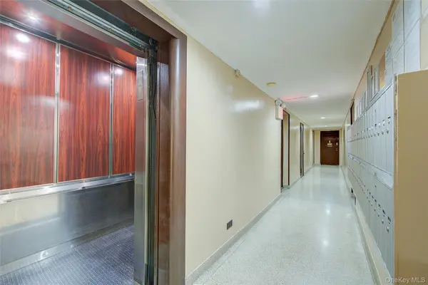 100-25 Queens BLVD #2R, Forest Hills, NY 11375
