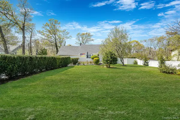 1989 William Floyd Pkwy, Ridge, NY 11961