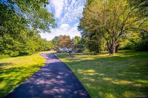 9 Van Vlack RD, Hopewell Junction, NY 12533