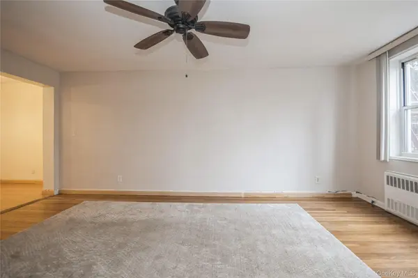 4 Sadore LN #3E, Yonkers, NY 10710