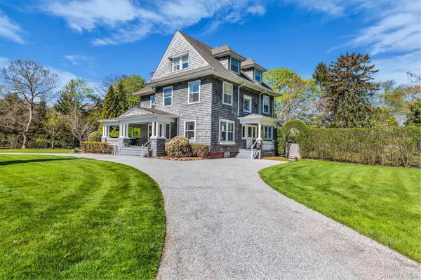 64 S Howells Point RD, Bellport Village, NY 11713