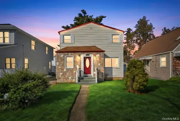 627 10th AVE, New Hyde Park, NY 11040