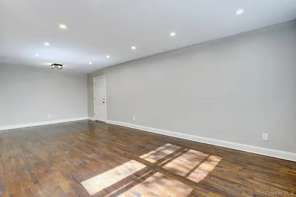 152 Kearsing Pkwy #E, Monsey, NY 10952