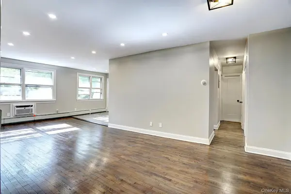 152 Kearsing Pkwy #E, Monsey, NY 10952