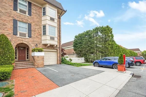 20725 Darren DR #1804, Bayside, NY 11360