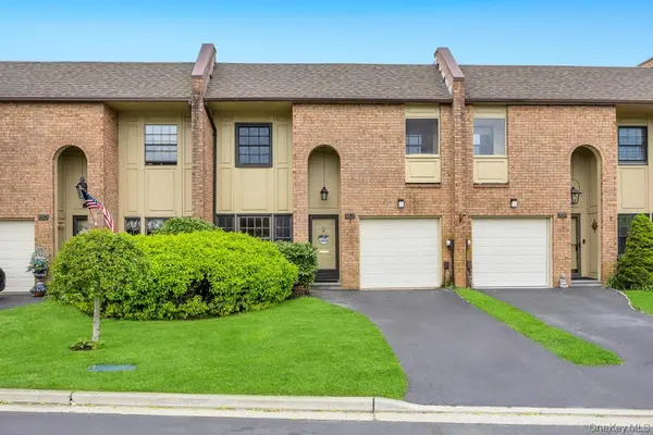 162 Southgate CIR, Massapequa Park, NY 11762