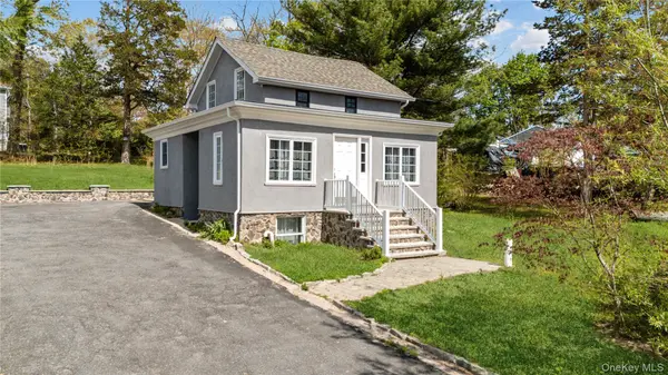 143 Rocky Point Landing RD, Rocky Point, NY 11778