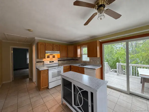 26 Long Beach DR, Sound Beach, NY 11789