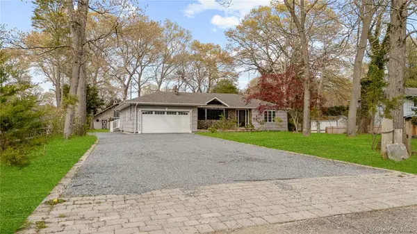 257 Southlawn AVE, Central Islip, NY 11722