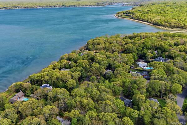27 Three Mile Harbor DR, East Hampton, NY 11937