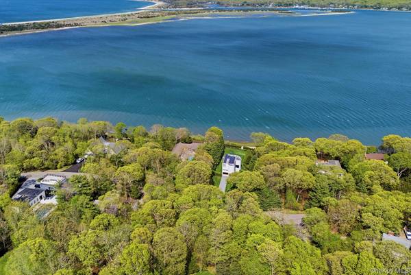 27 Three Mile Harbor DR, East Hampton, NY 11937