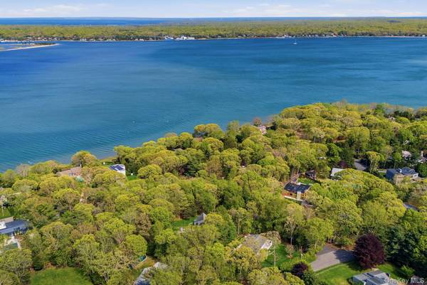27 Three Mile Harbor DR, East Hampton, NY 11937