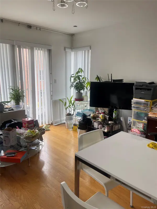 71-28 163rd ST #3B, Fresh Meadows, NY 11365
