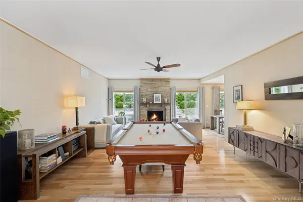 72 Hills Station RD, Southampton, NY 11968