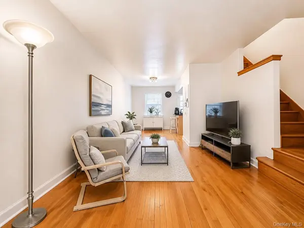 110-49 64 RD #26, Forest Hills, NY 11375
