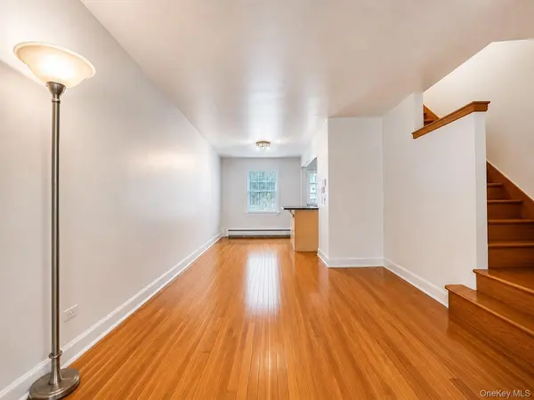 110-49 64 RD #26, Forest Hills, NY 11375