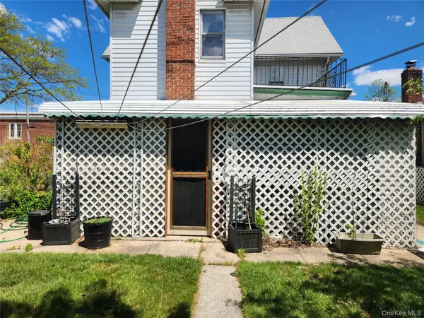 34 Oakland ST, Hempstead, NY 11550