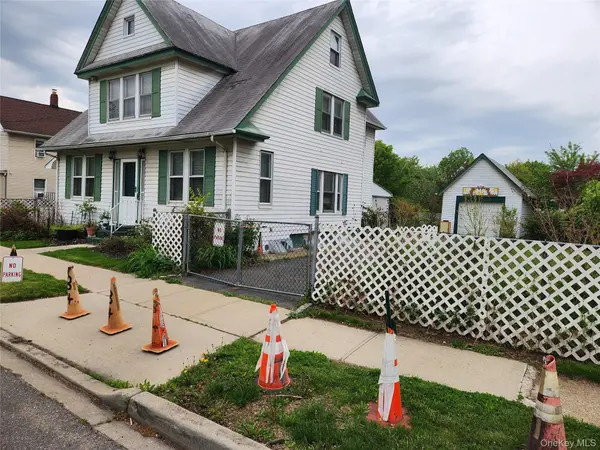 34 Oakland ST, Hempstead, NY 11550