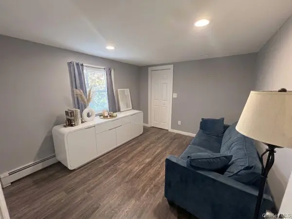 1004 N Broadway, Massapequa, NY 11758