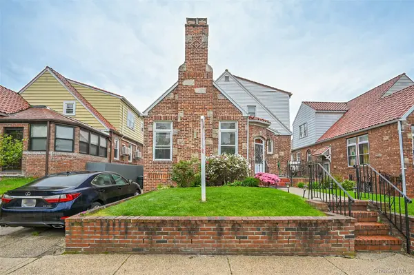 50-24 194th ST, Fresh Meadows, NY 11365