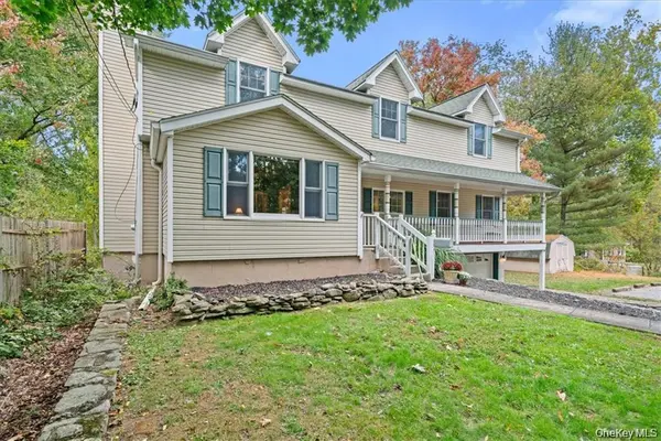 3 Seven Lakes DR, Sloatsburg, NY 10974