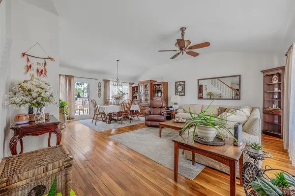 111 Chapel Hill DR, Brentwood, NY 11717